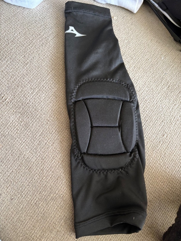 1 pad only. Mizuno MZO Elbow Pad-S/M