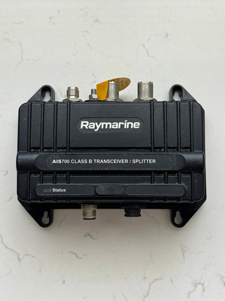 Raymarine AIS700 Class B Transceiver with Splitter #E70476