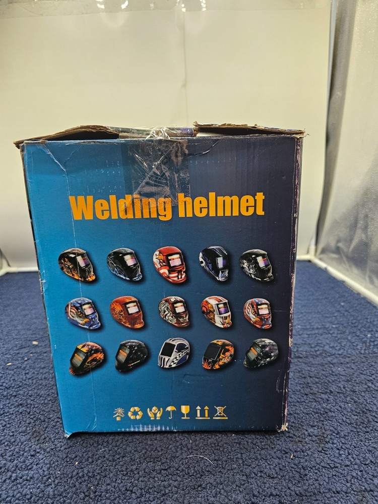 Auto Darkening Welding Helmet Assembly Simple and Compact