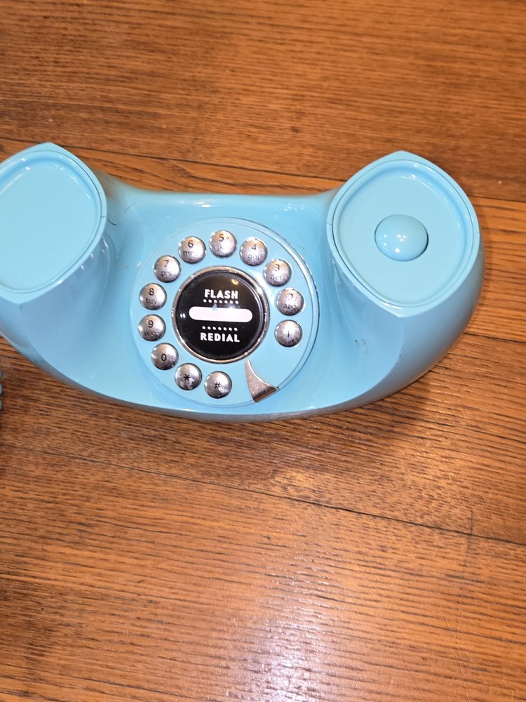 Turquoise phone reproduction