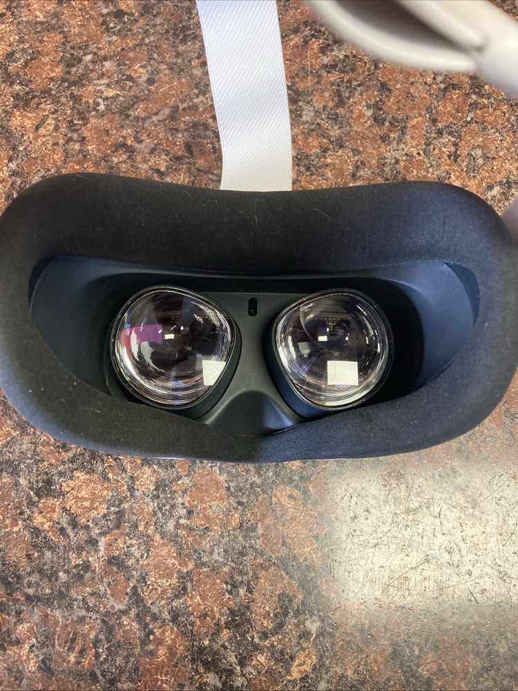 Meta Oculus Quest 2 128GB Virtual Reality Headset only - B2