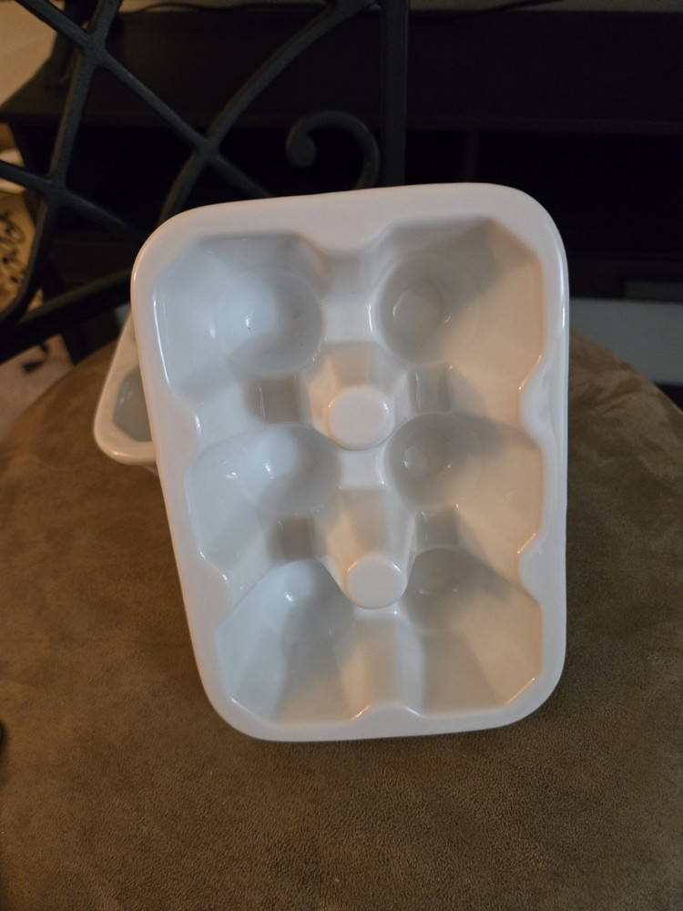 Crate & Barrel Ceramic white Egg Holds 6 eggs