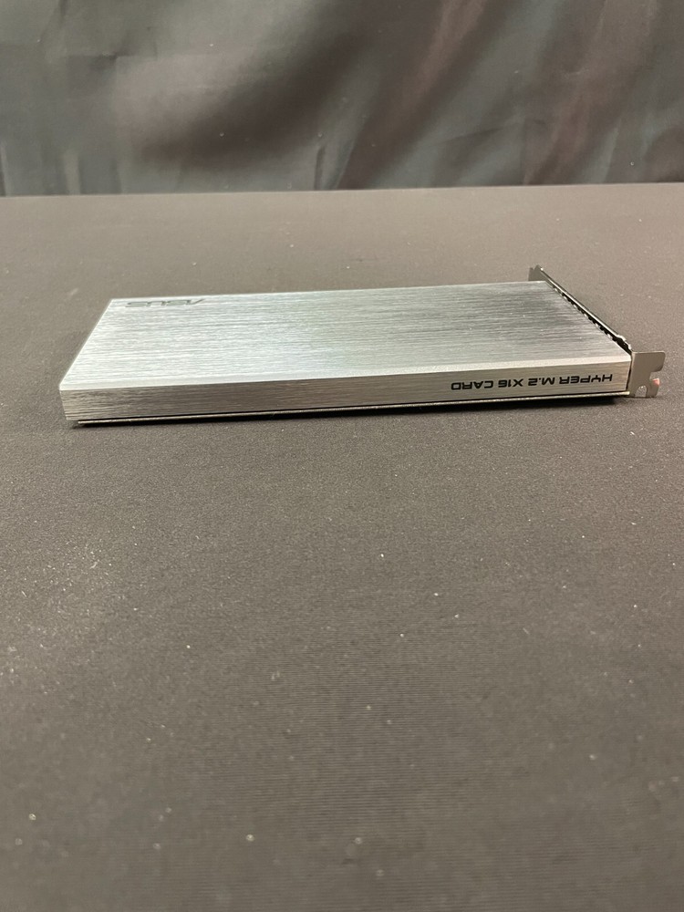 ASUS Hyper M.2 x16 Silver Professional Card v2 4 x M.2 Socket 3 RAID Controller