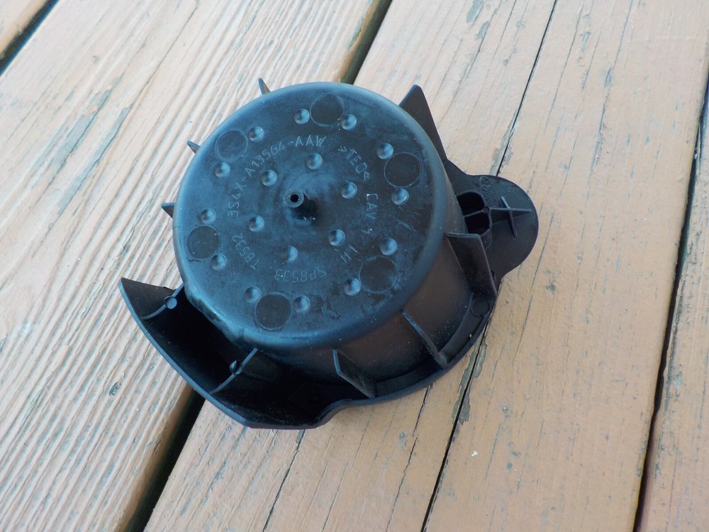 2002-2007 FORD FOCUS CENTER CONSOLE LEFT SIDE CUP HOLDER INSERT OEM PART