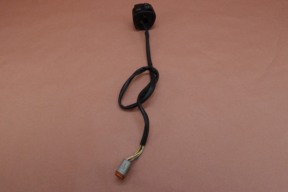 2002-2004 HARLEY-DAVIDSON SOFTAIL Standard FXST LEFT CONTROL HORN SIGNALS SWITCH