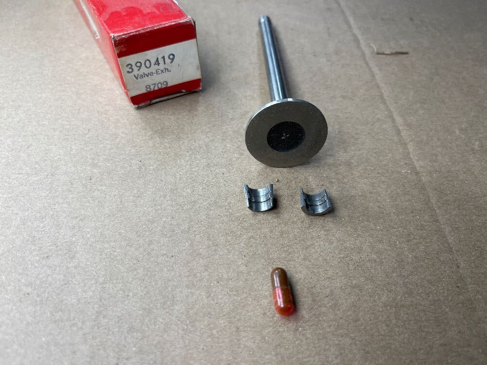 Briggs & Stratton 390419 EXHAUST VALVE