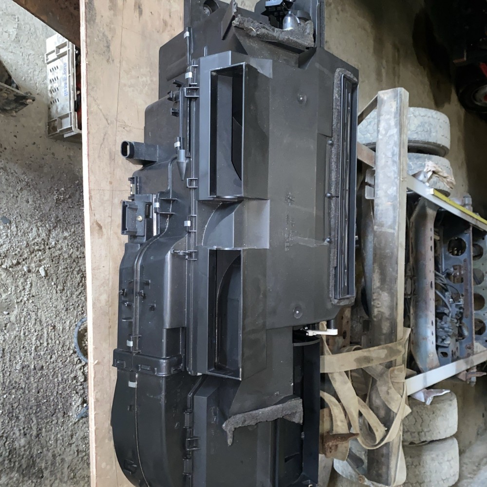 Atego, Atego 2, Atego 3 TP1393591  Cabin Heating-Cooling Radiators Casing