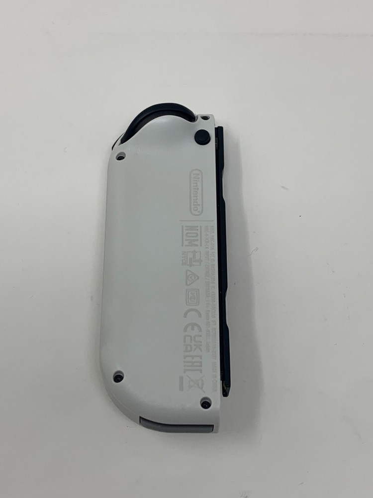 Original Nintendo Switch Joy Con Controller White (LOT-RW031424SKY)