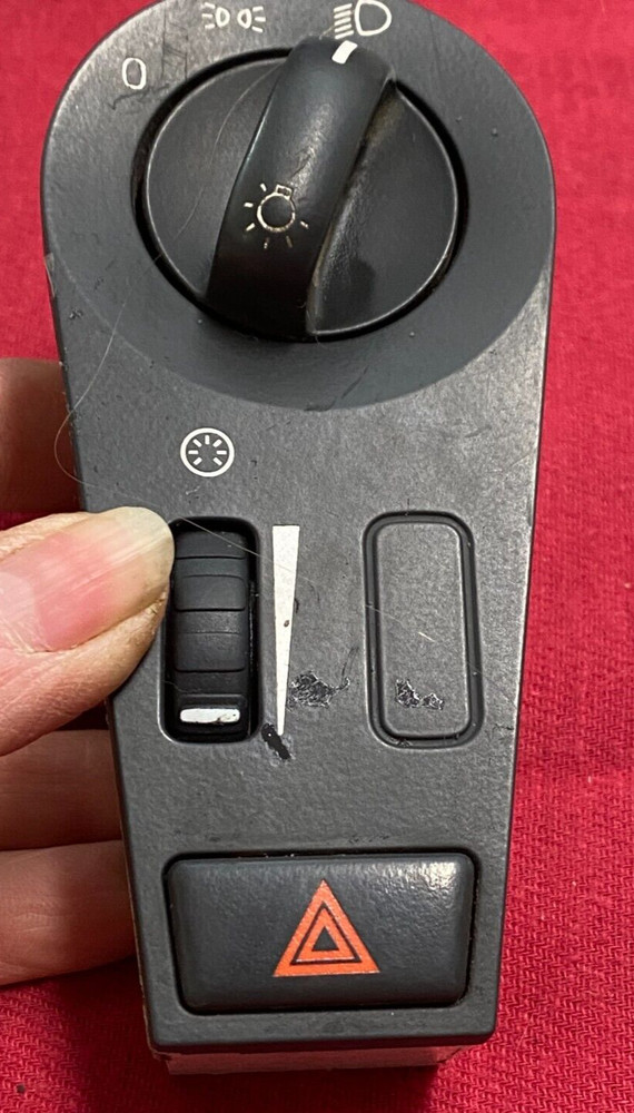 VOLVO HEADLIGHT  CONTROL  SWITCH, 20953578-P06 OEM USED