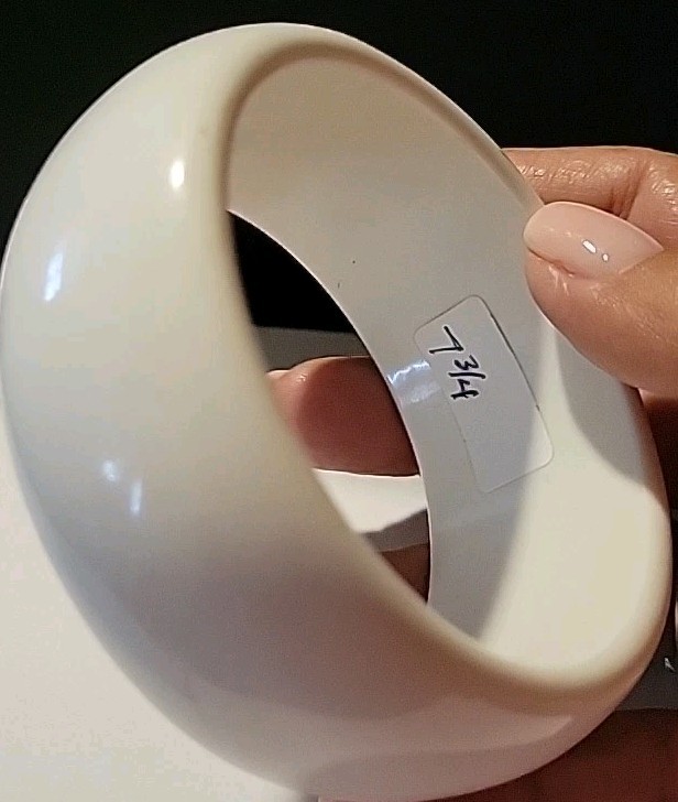 White Plastic 7.75 Bangle Bracelet