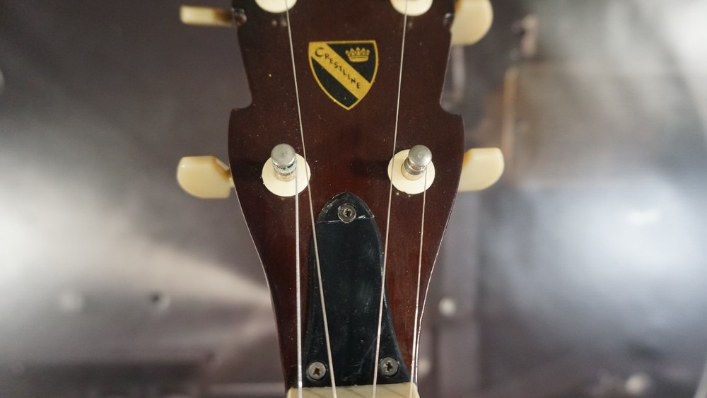 Crestline 5-String Banjo w/ Chipboard Case