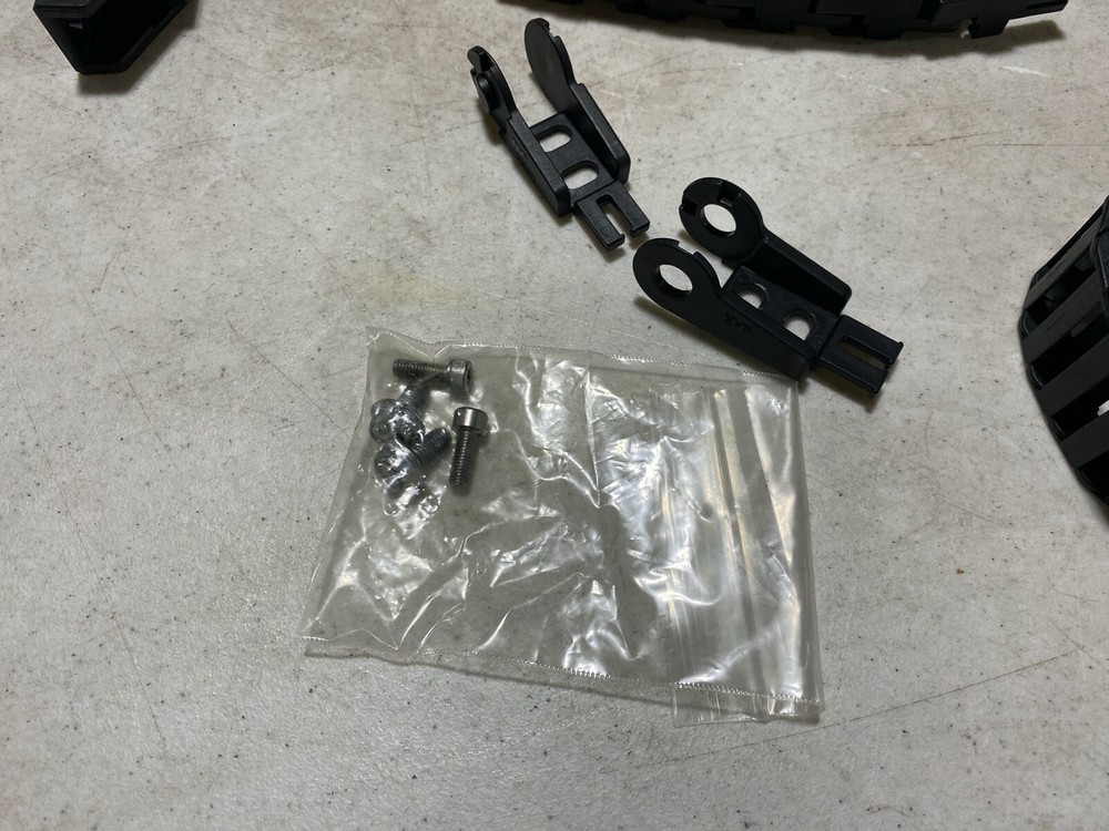 igus Plastic E-Chain Cable Carrier E-Z Chain Approx 24" Long + extras
