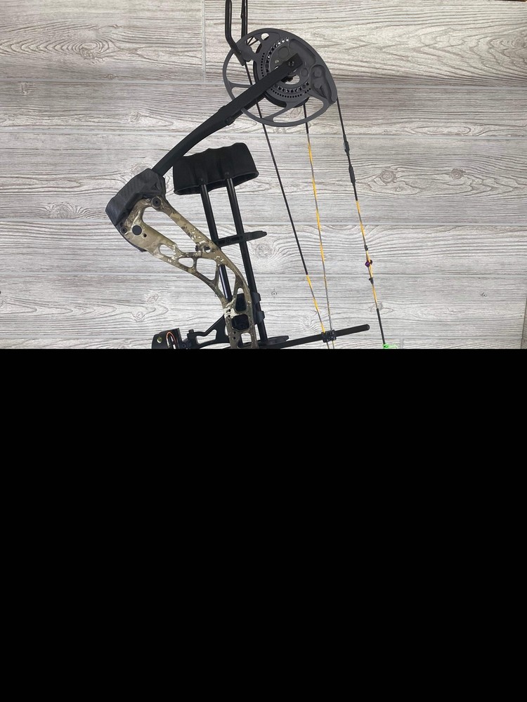 Diamond Edge 320 RH Bow Package
