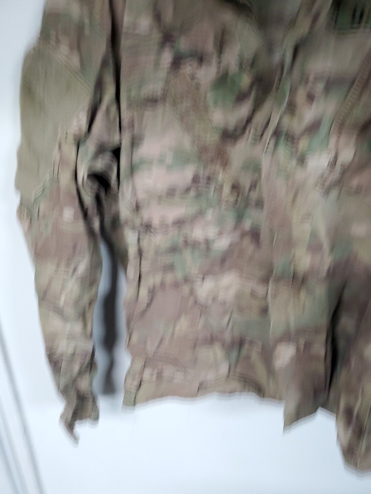 US ARMY ISSUE MULTICAM - FLAME RESISTANT Medium REGULAR jacket Faded
