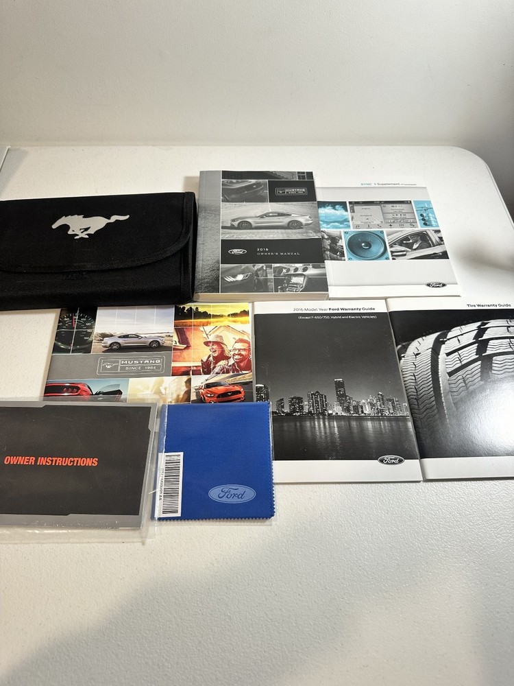 2016 Ford Mustang Owner's Manual Set
