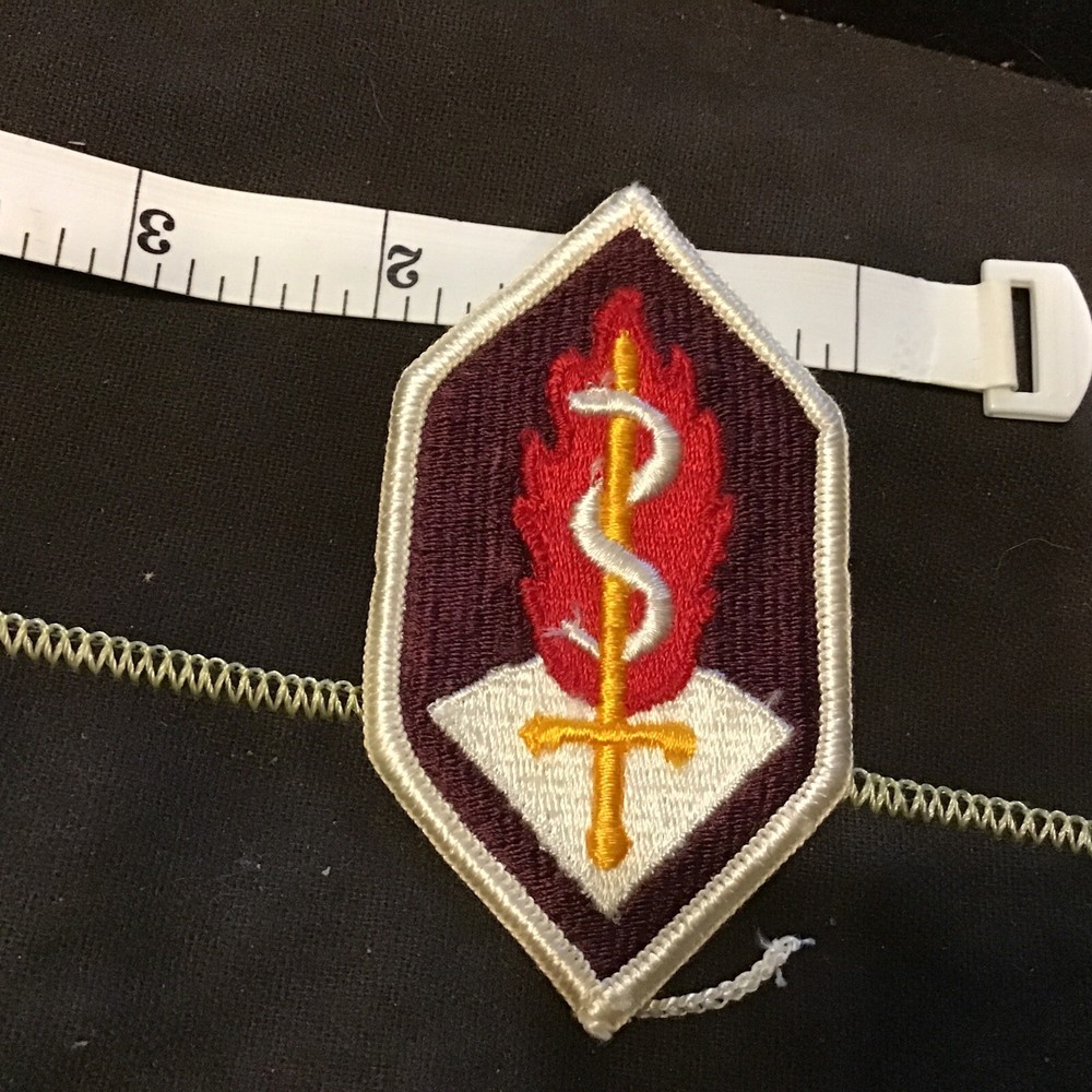 ARMY MEDICAL RESEARCH AND DEVELOPMENT COMMAND PATCH