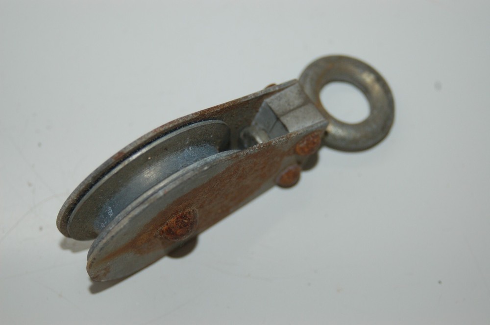 Vintage 2" Swivel Eye Pulley - Operates Smoothly