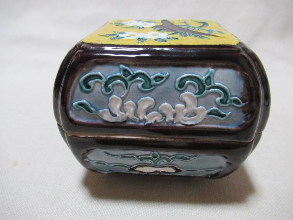 Japanese Ceramic Incense Container Floral Pattern Traditional Display Decor
