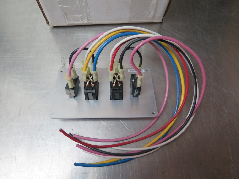 Reese Landing Gear Control Switch 1047114 (O7-D)