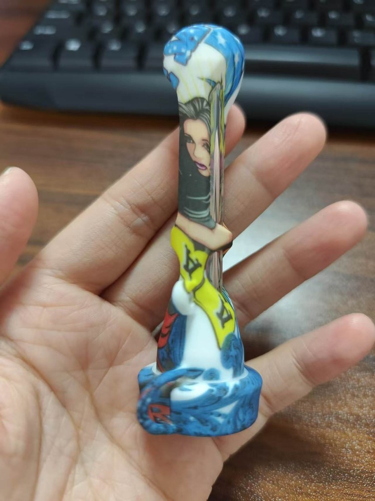 Randomized Print Portable Silicone Cigarette Pipe with Cap Durable Fast Shipping