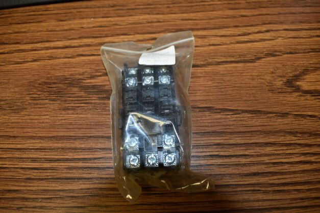 Allen Bradley Relay Socket 700-HN127
