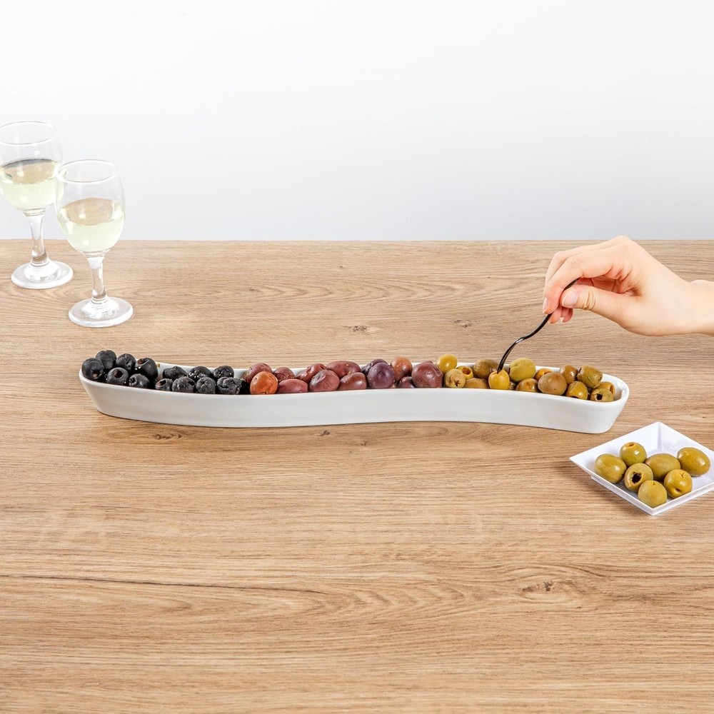 Restaurantware 14 Ounce Olive Plate 1 Curved Olive Tray 17"