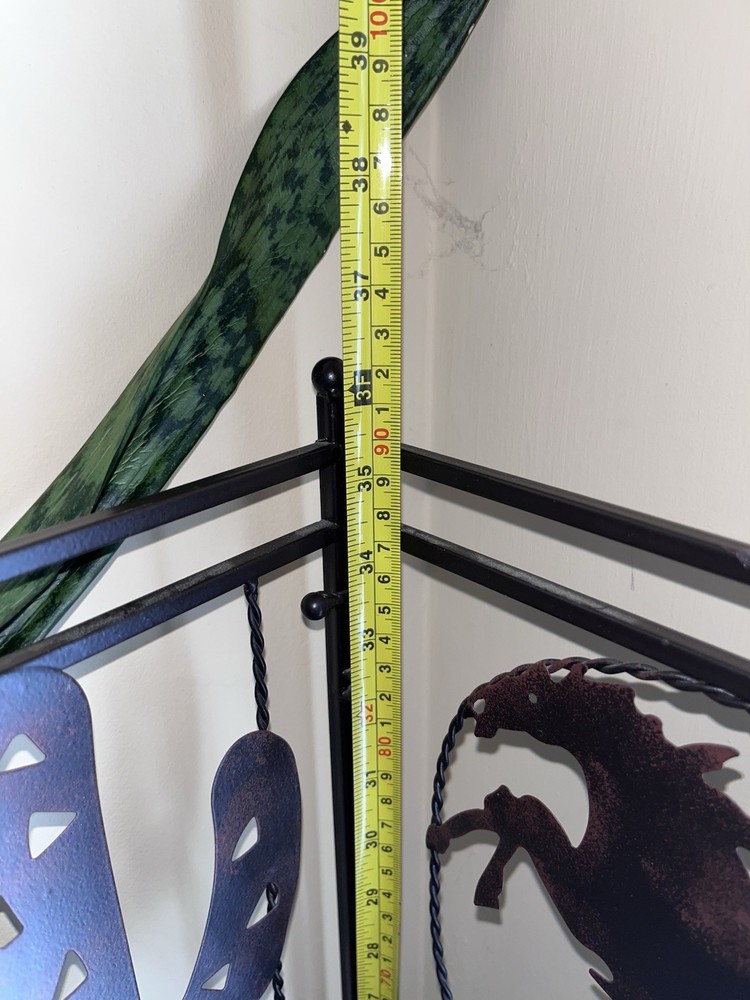 Black Metal Western-Themed Wall Decor corner panel foldable