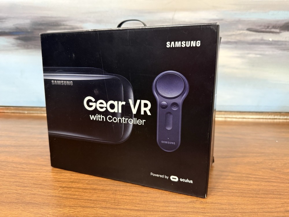 Samsung Galaxy Gear VR Oculus Virtual Reality Headset w/ Controller SM-R324 NEW