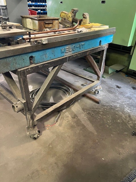 welding table, 5' x 8'