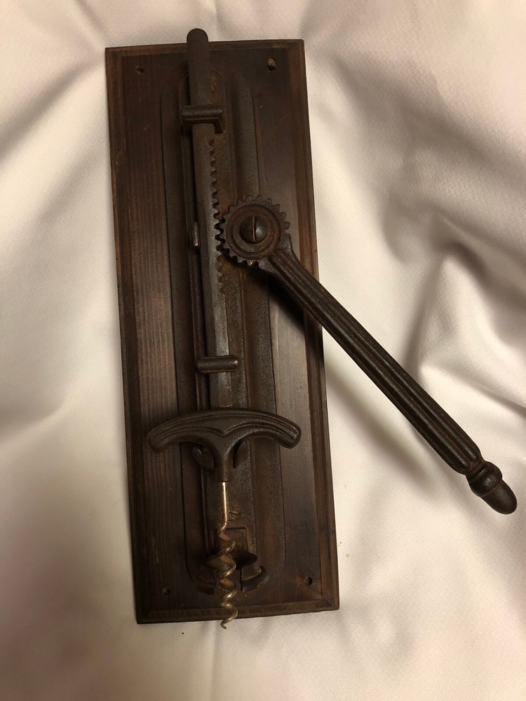 Mechanical Ratchet Cast Iron Wall Mount Corkscrew ~ WN49