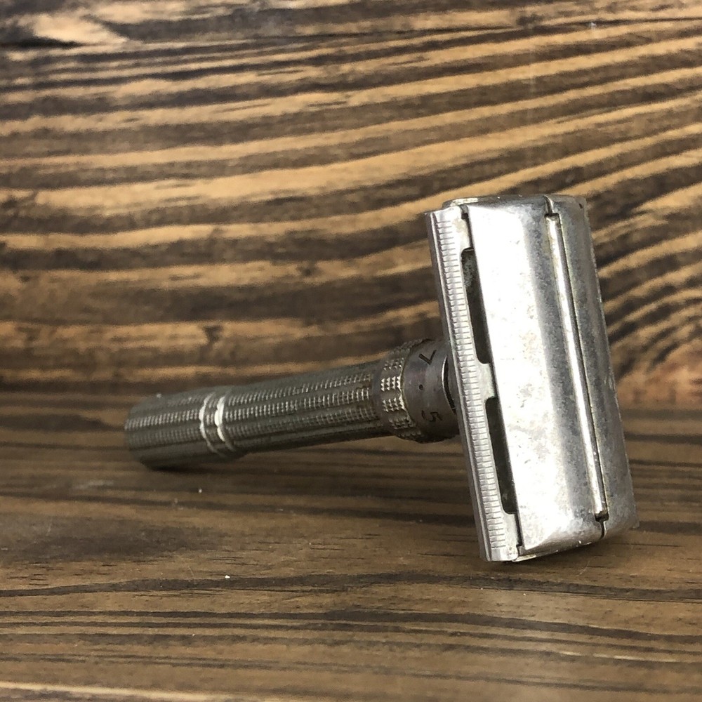 Antique Silver Tone Razor Shaver *Read