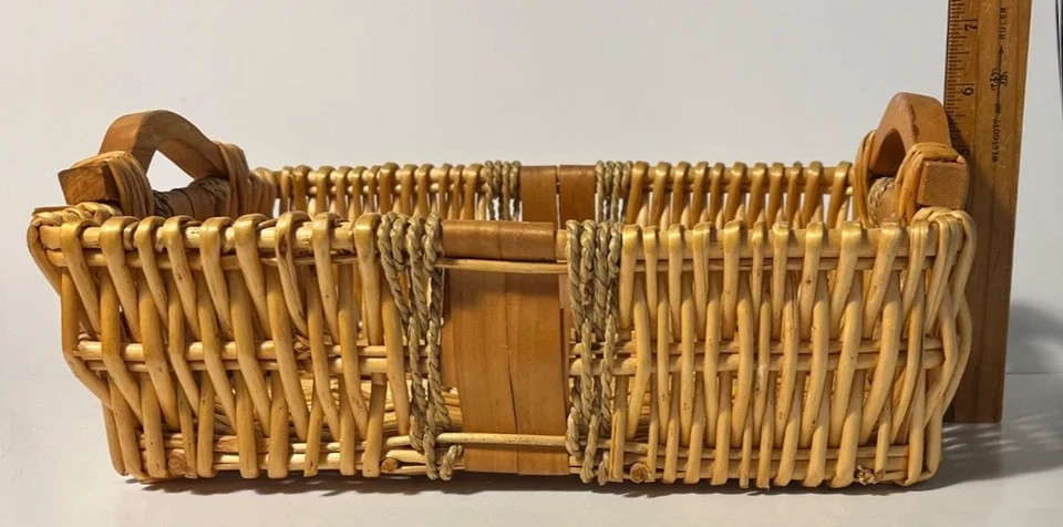 14 x 10 x 6” Rectangular Wicker Basket Natural Weave Light Brown Handle Gift vtg