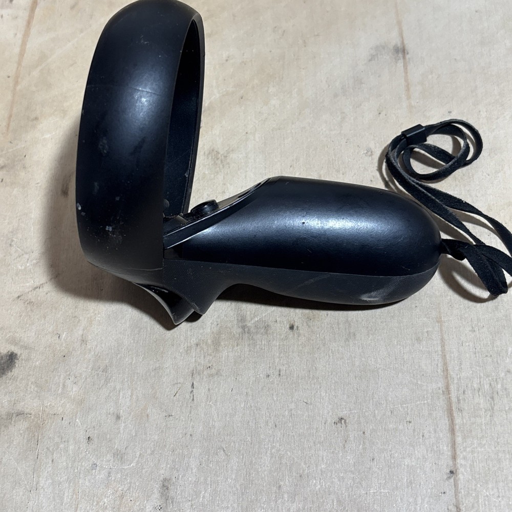 Genuine Oculus Quest 1 / Rift S Controller (Left) MI-BL