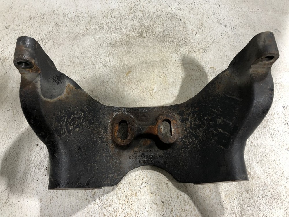 Detroit DD15 Engine Mount - Used
