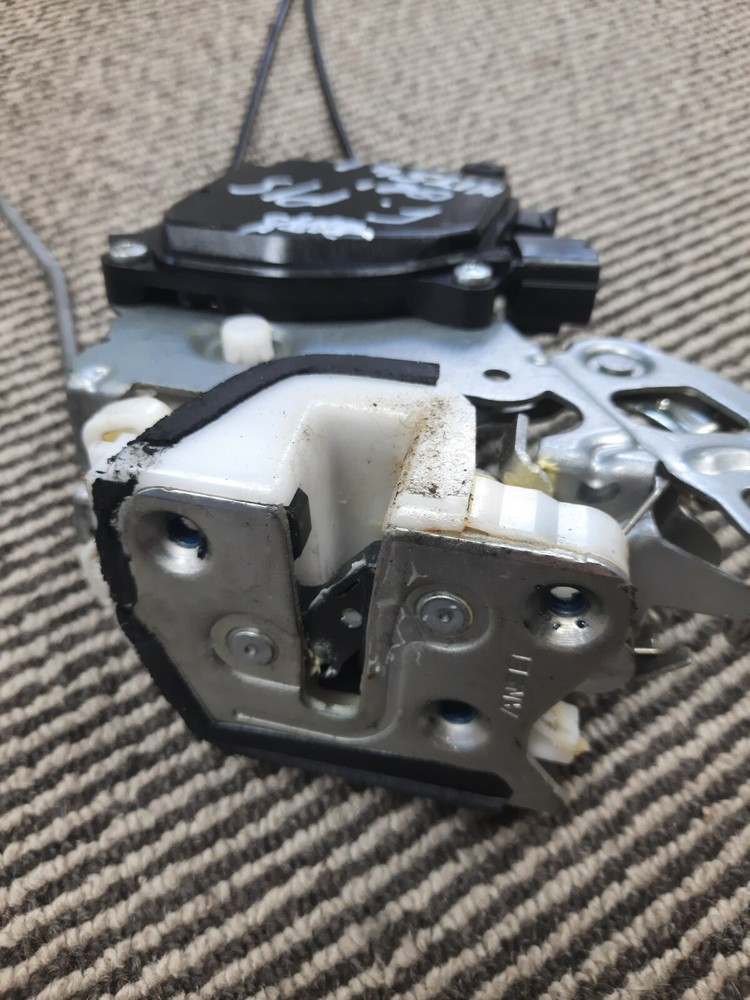 MITSUBISHI I FRONT DOOR LOCK PASSENGER SIDE (ANSEI) 2008