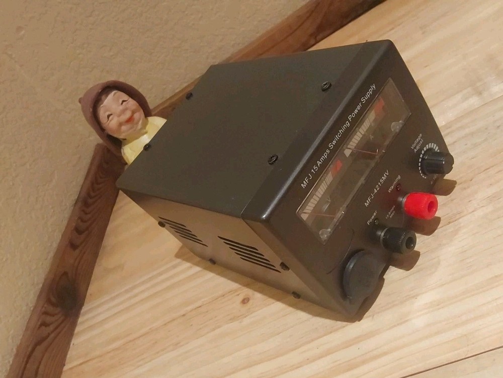 MFJ-4215MV Variable Switching POWER SUPPLY