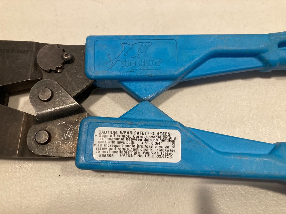 SharkBite Pex Crimp Tool Kit 865896 with PEX crimp tool kit #865896
