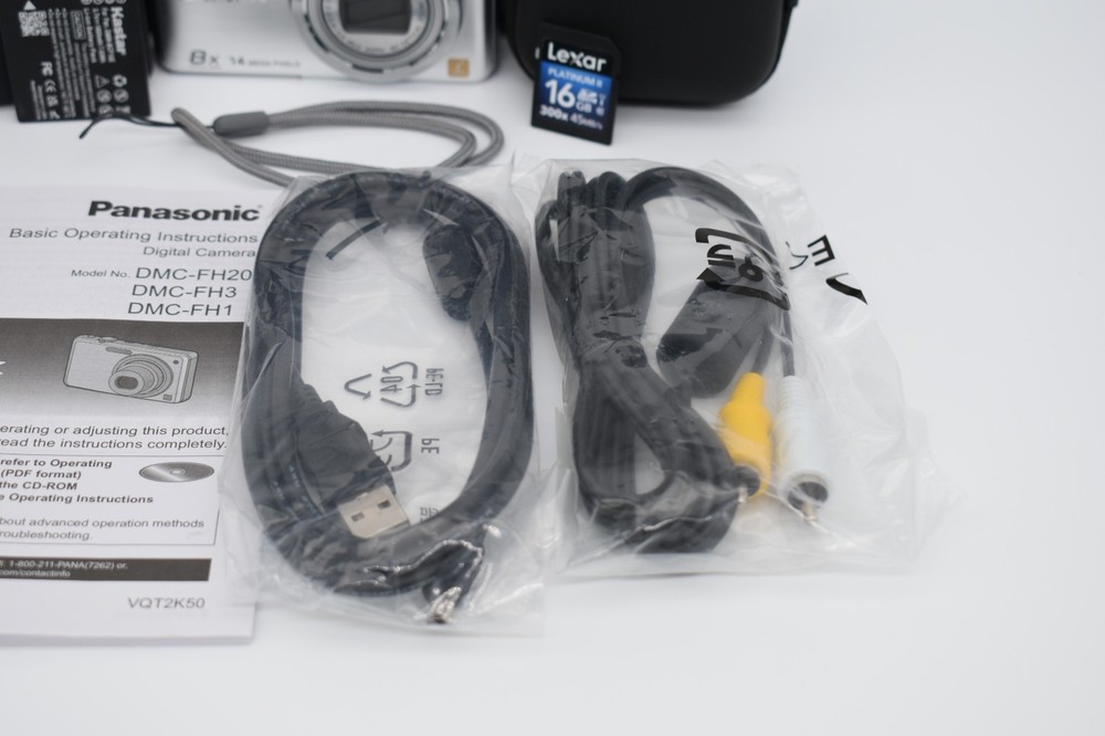 Panasonic LUMIX DMC-FH20 Silver Compact Digital Camera 14.1MP - Bundle Tested