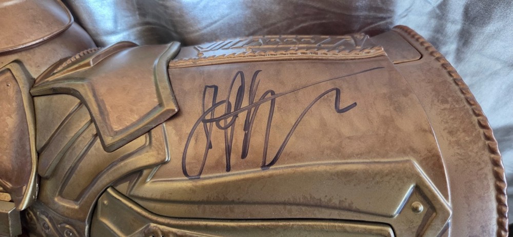 AUTOGRAPHED AVENGERS INFINITY GAUNTLET SIGNED BY STARLIN | HASBRO LEGENDS | OBO