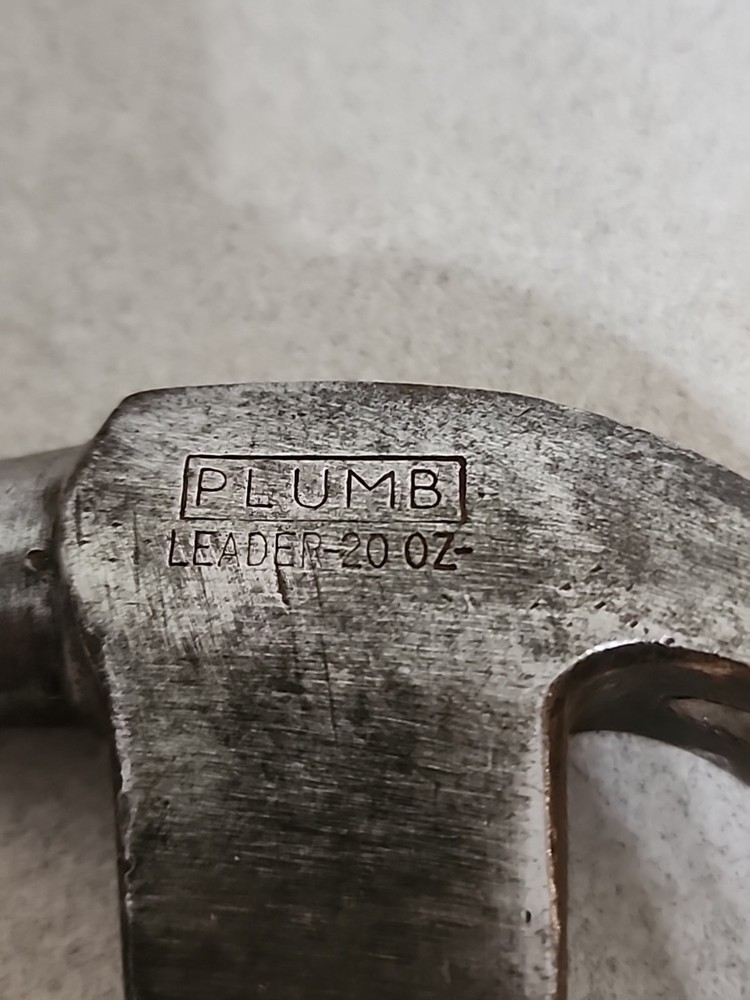 Vintage PLUMB 20 Oz. Curved Claw Hammer Head *GOOD SOLID USER*