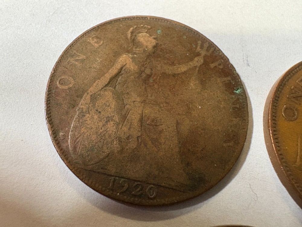 Great Britain - Six Coins.