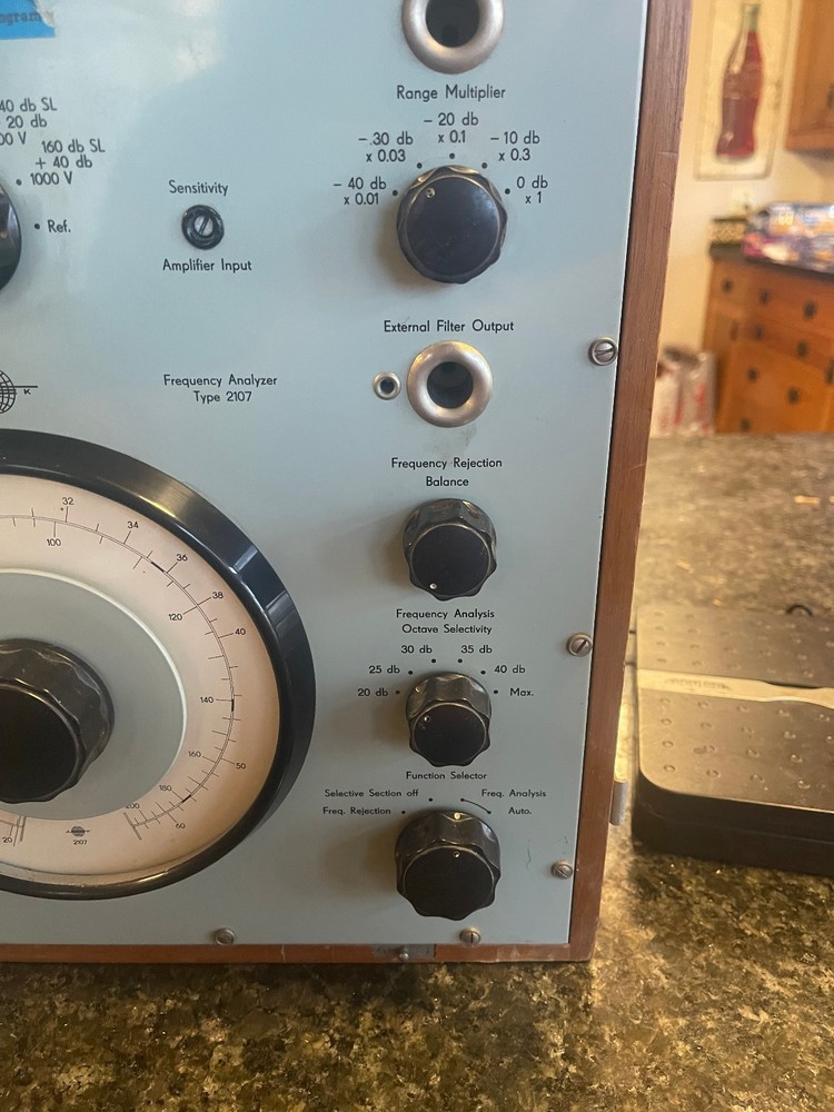B&K Frequency Analyzer Type 2107