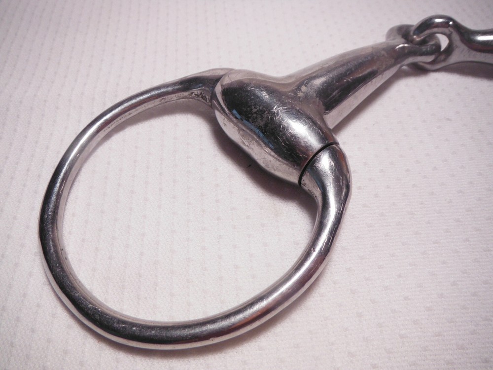 VINTAGE EGGBUTT SNAFFLE BIT ~ VERY LIGHT WEIGHT.