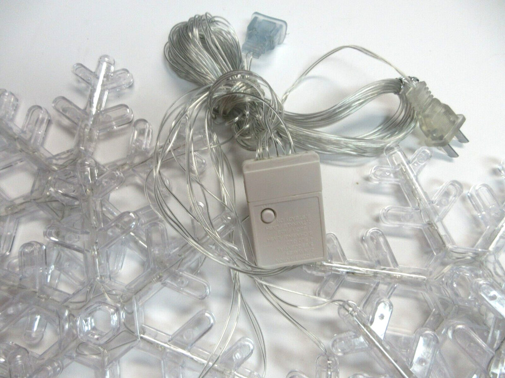 Perfect Holiday LED Snowflake String Lights 6pc Plug-In 8 Light Functions White