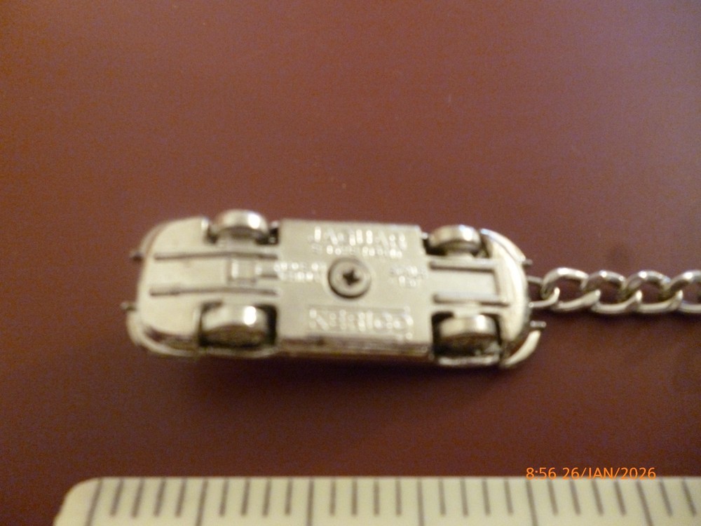 E-TYPE JAGUAR E TYPE OLD STYLE 1:87 DIE CAST METAL KEY CHAIN KEYRING KEY RING