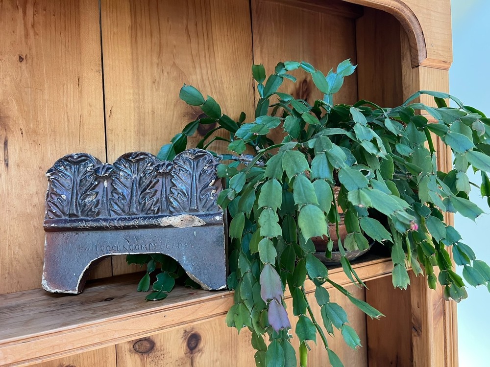 Victorian Acanthus Garden Tile