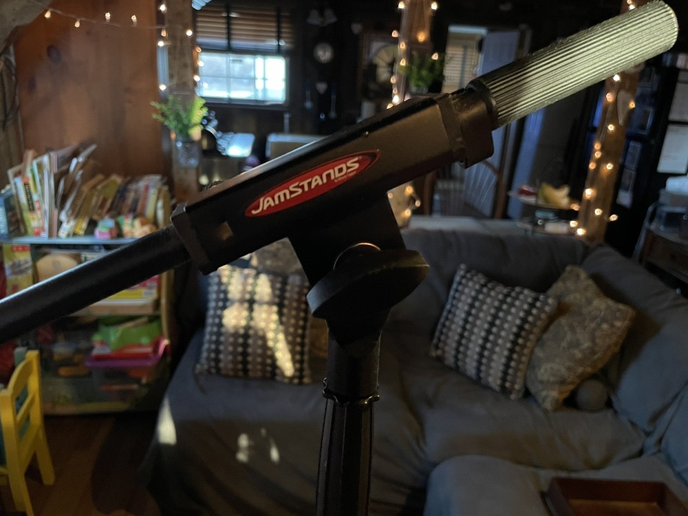 JAMSTANDS LIGHT STAND - EXTENDS TO 6FT