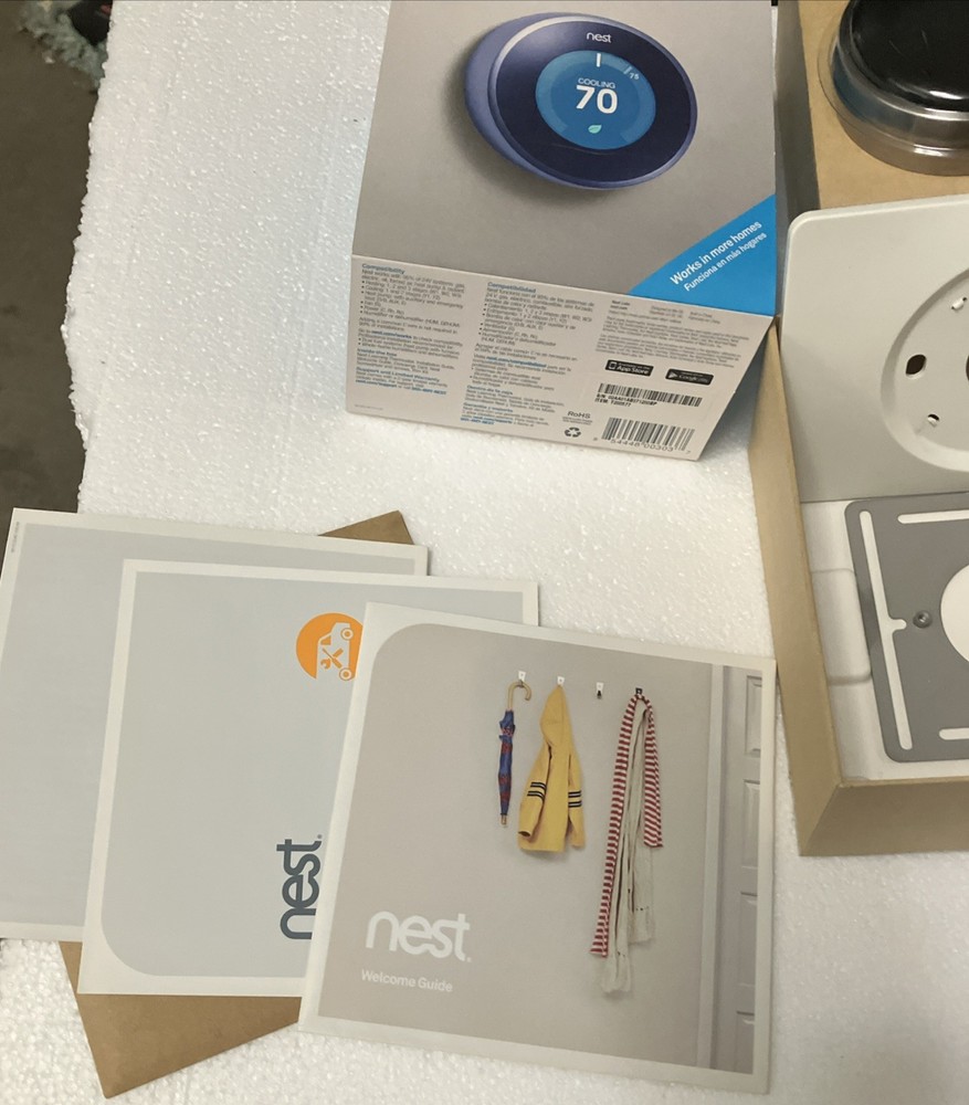 Nest Learning Programmable Thermostat Silver In Excellent Condition Works Great