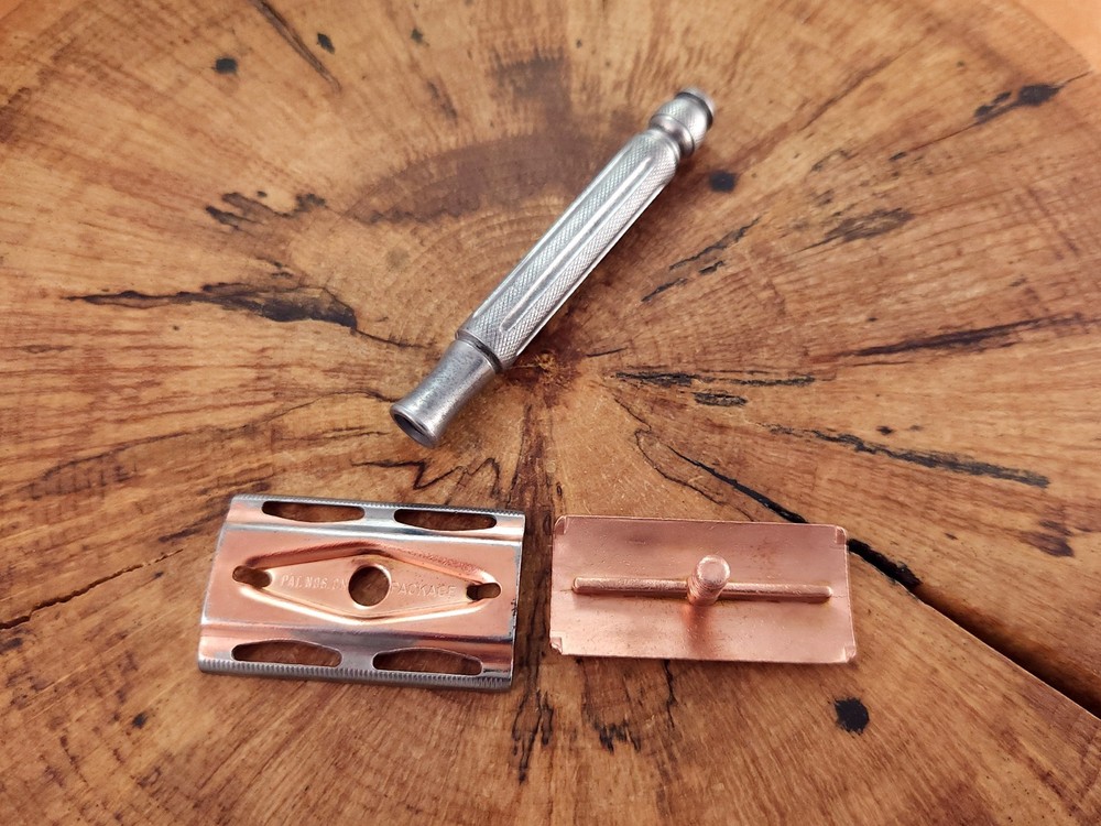 Gillette Contract Tech Vintage Double Edge Safety Razor