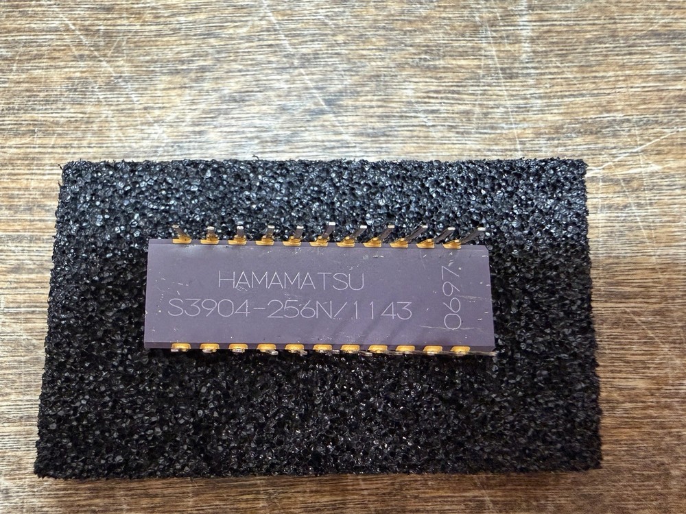 HAMAMATSU 3904 NMOS LINEAR IMAGE SENSOR S3904-256N WORKING PULL